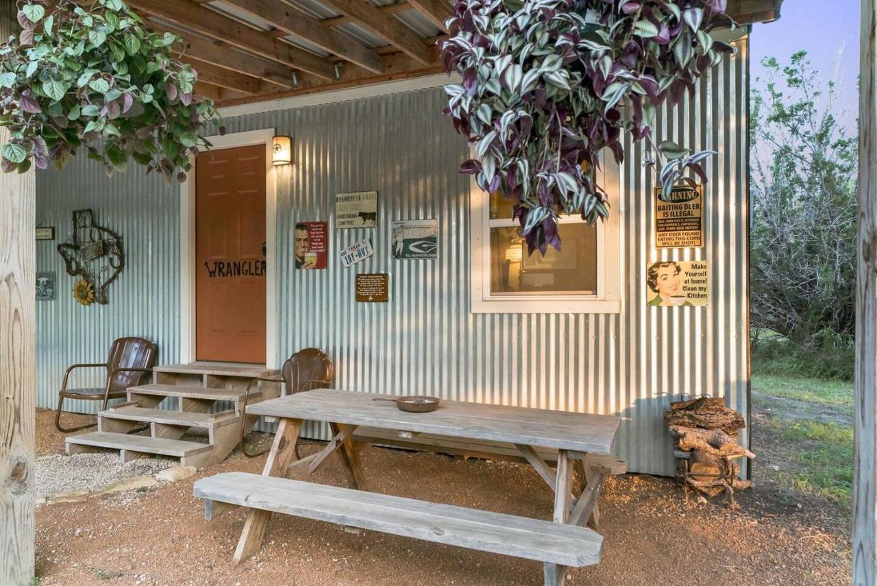 #3 Wrangler~Bandera Tin Star~Bandera, Tx. 아파트 외부 사진